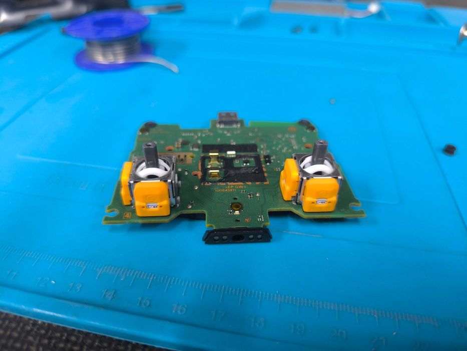 Serwis padów, naprawa konsol i innej elektroniki.