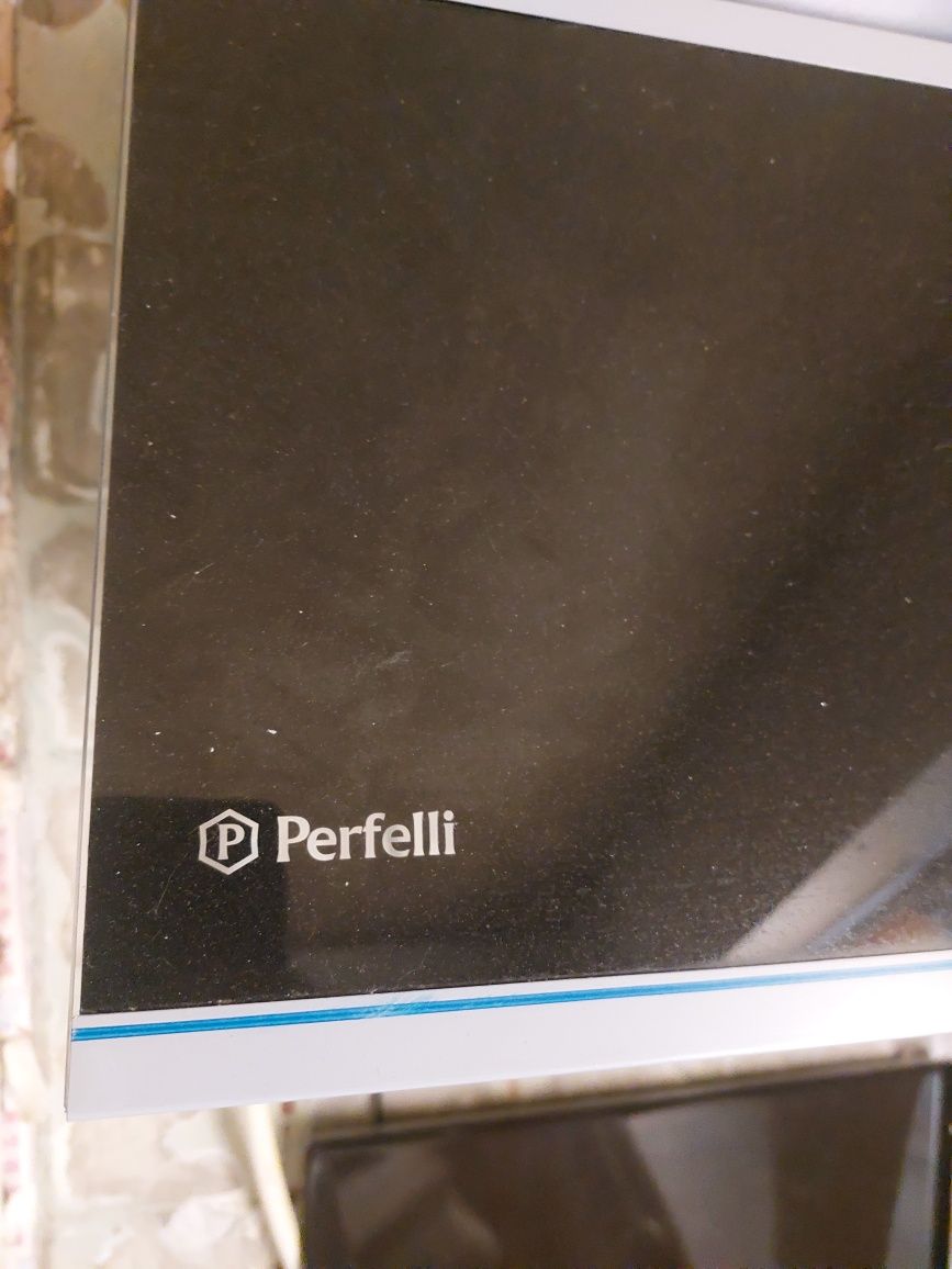 Продам кухонную вытяжку Perfelli в отличном состоянии