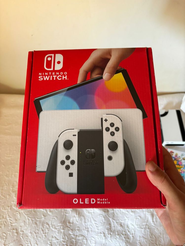 Nintendo Switch OLED + jogo do Mário