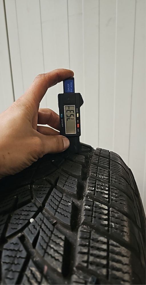 2x Goodyear ultragrip performance +  215/65r17 suv