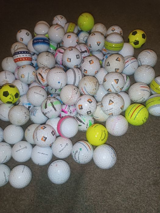 Conjunto de 200 bolas taylormade e callaway e titleist em bom estado
