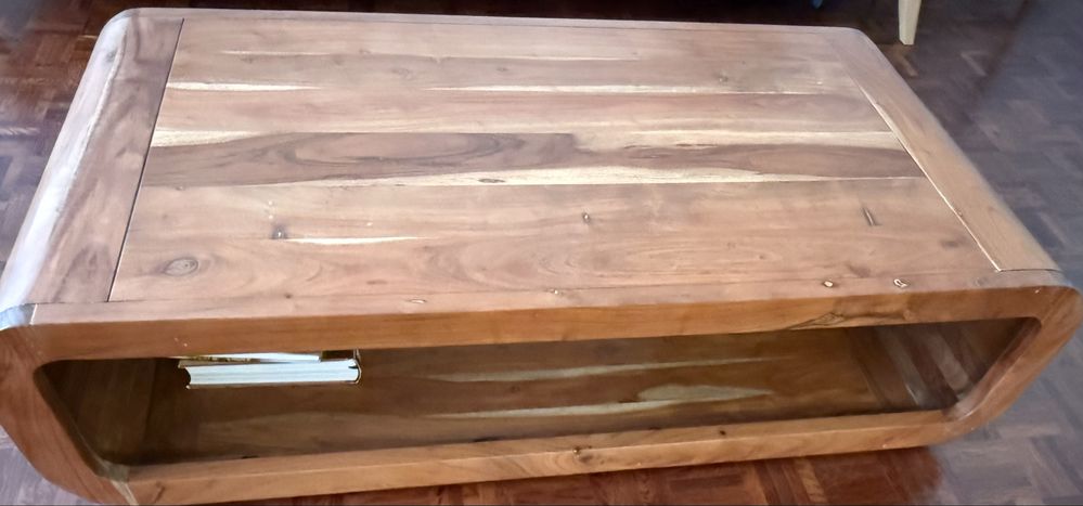 Mesa de centro em madeira