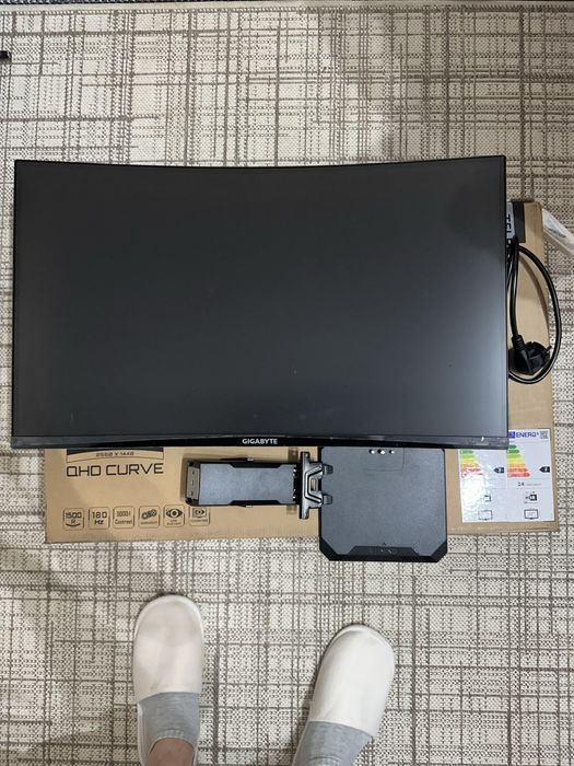 Монітоо Gigabyte 27* QHD (2k) 180hz IPS (Curved)