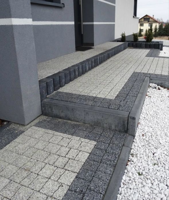 Укладання тротуарної плитки