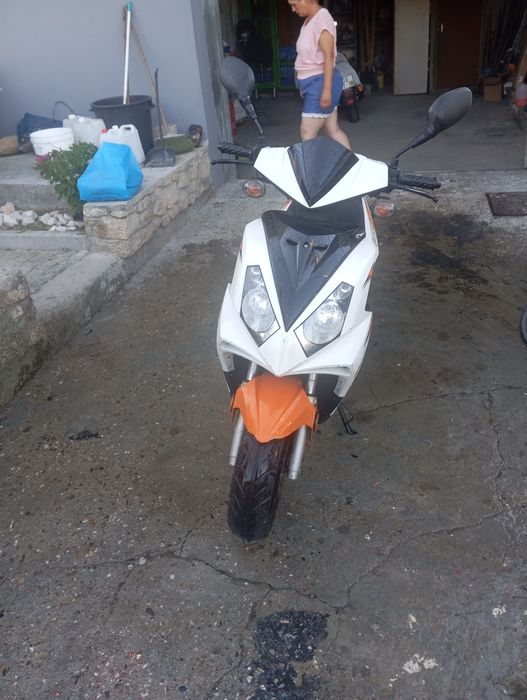 Vendo scooter 2t ler descrição
