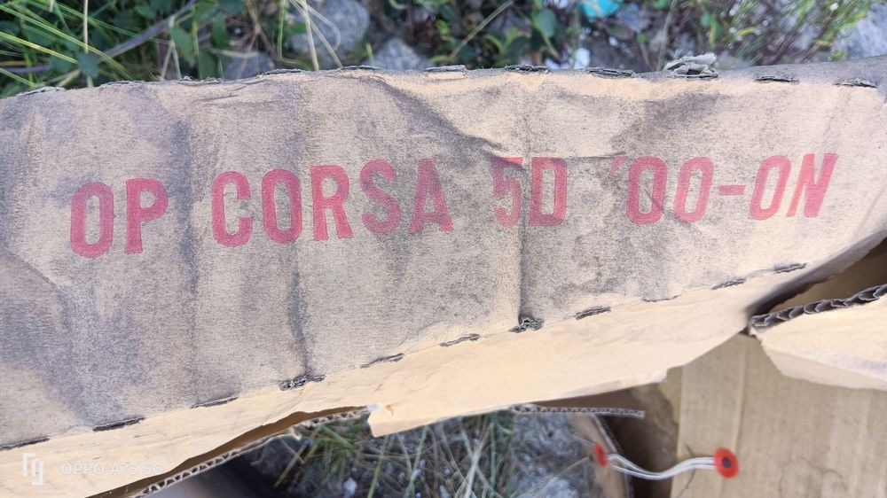 Painéis Opel Corsa C de 2001. 5 portas