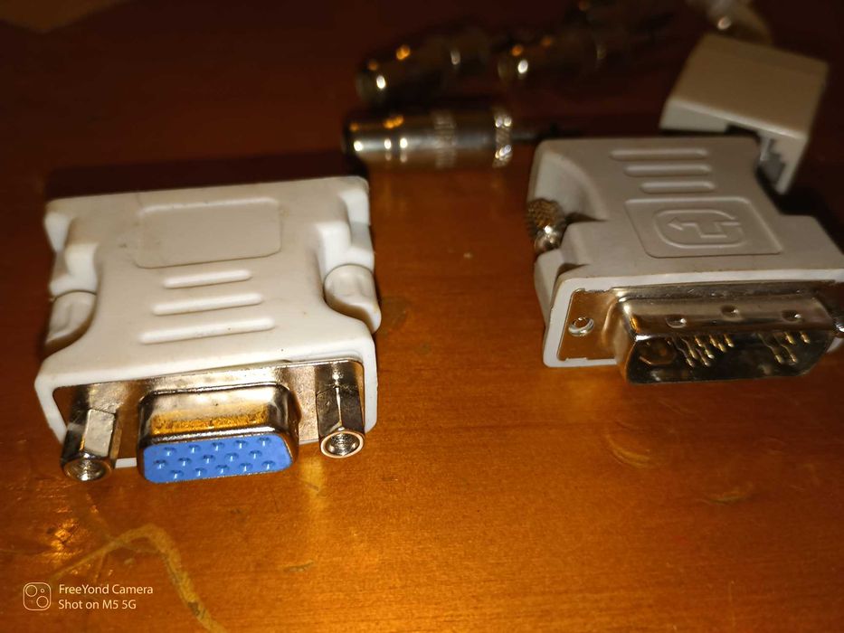 Varios cabos e adaptadores para informatica