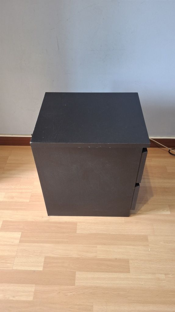Mesa de cabeceira MALM