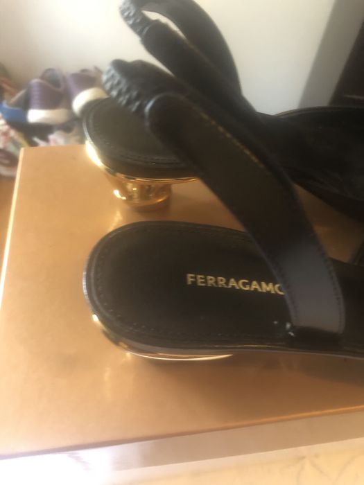 Sapatos femeninos novos com etiquetas