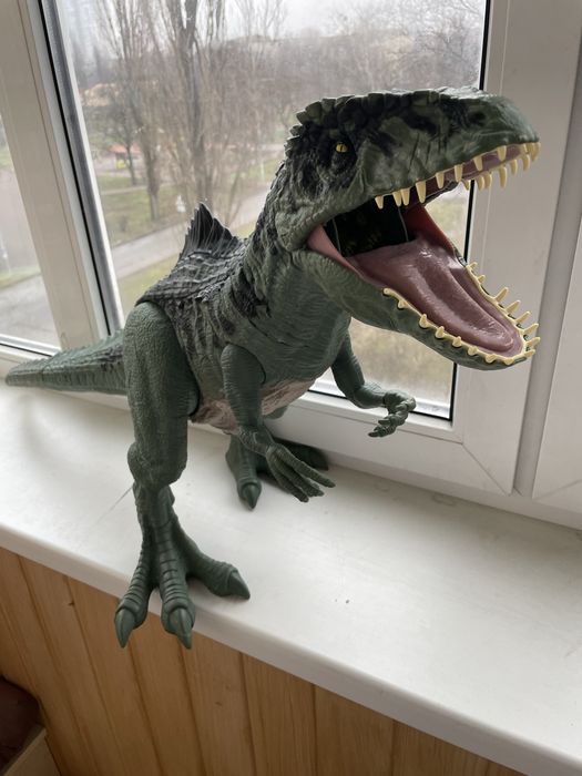 Величезний Гігантозавр динозавр Jurassic World