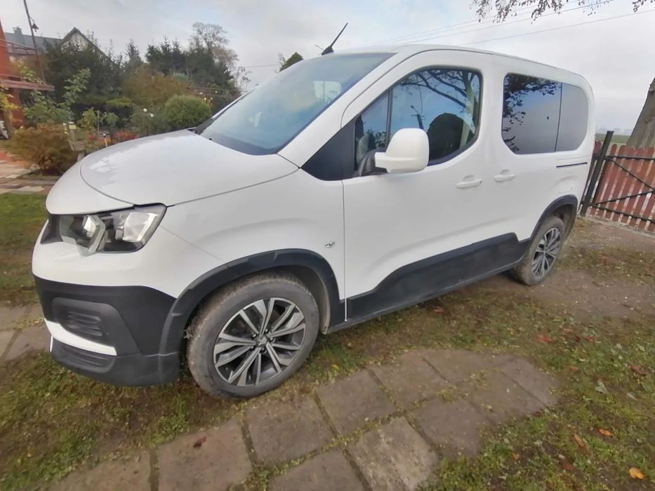 Peugeot Rifter Peugeot Rifter 1.5 BlueHDI Active stan idealny niski przebieg