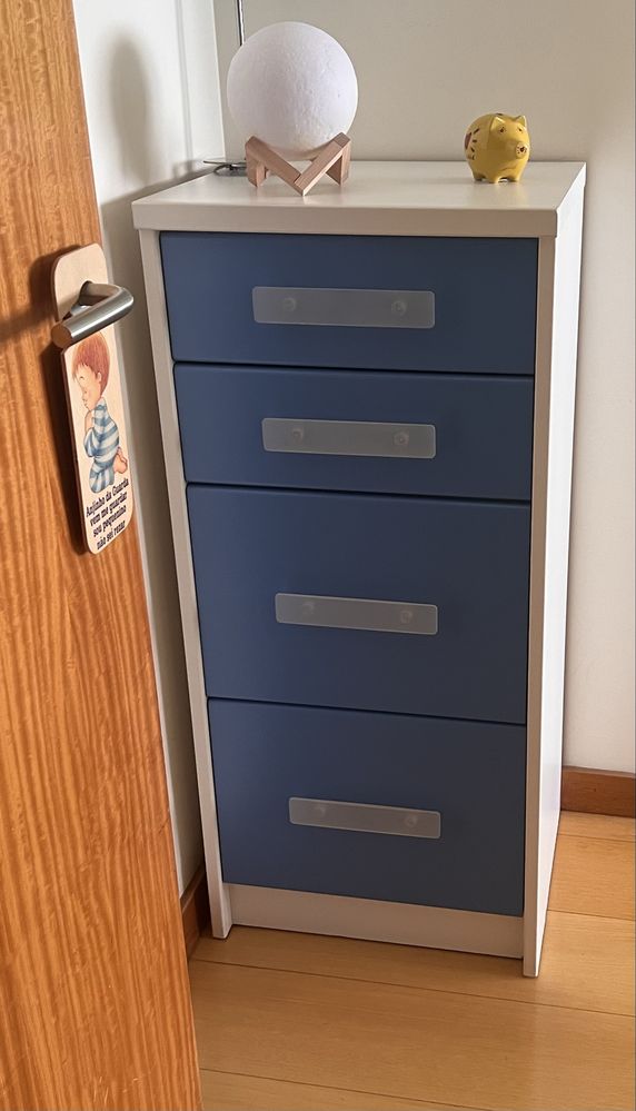 Quarto como novo - vendo só a dinheiro
