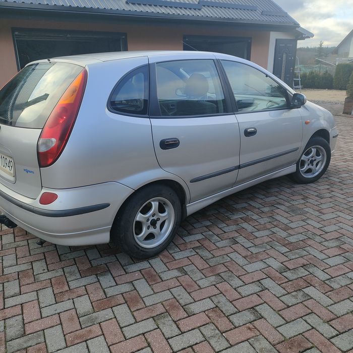 Nissan Almera Tino 1.8 b