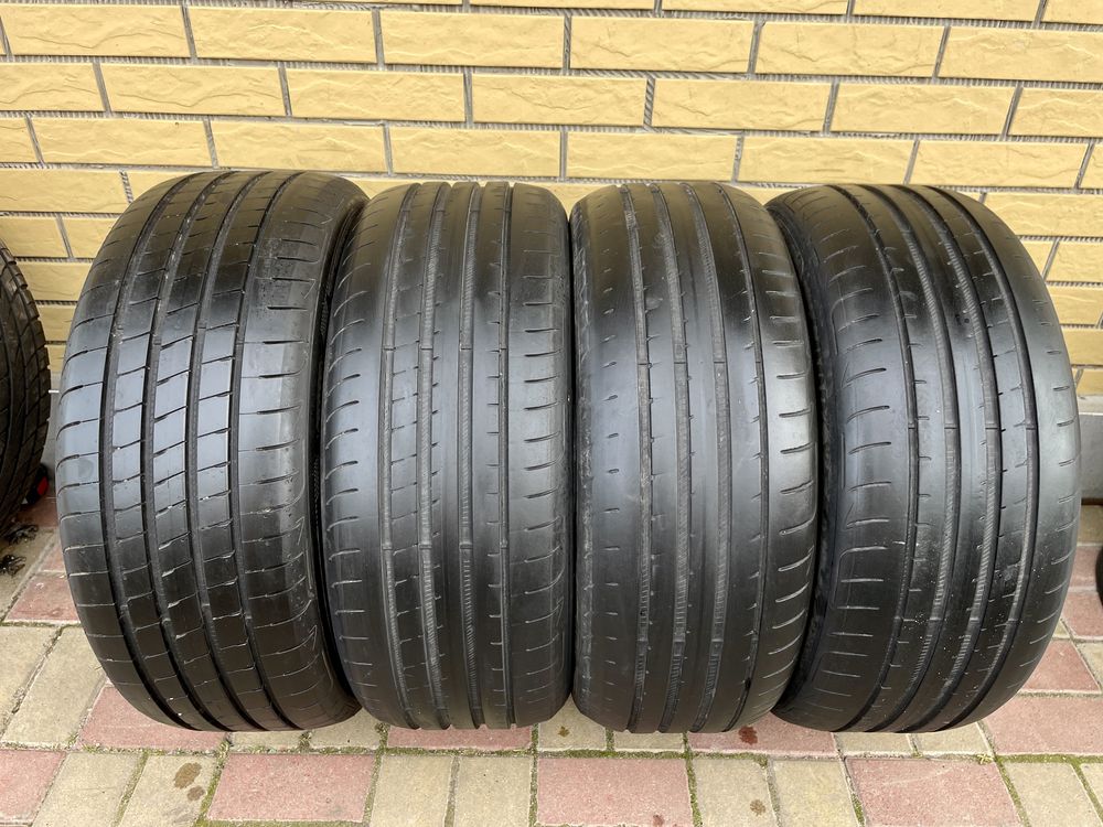 Шини Резина 225.45 R19 Goodyear Літо