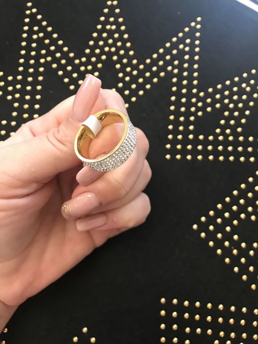 Obrączka pierścionek z cyrkoniami  srebrna