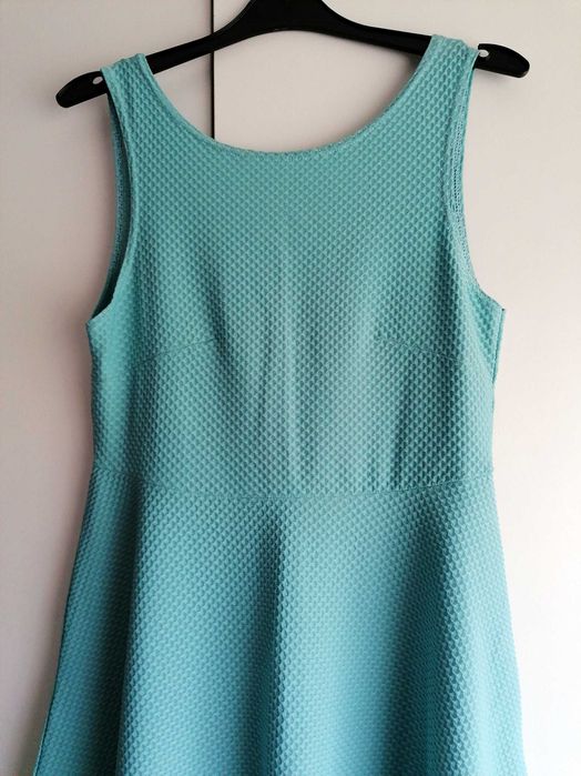 Vestido Azul Celeste decote redondo