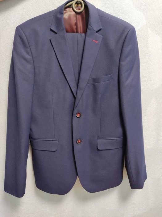 Костюм на выпускной или свадьбу