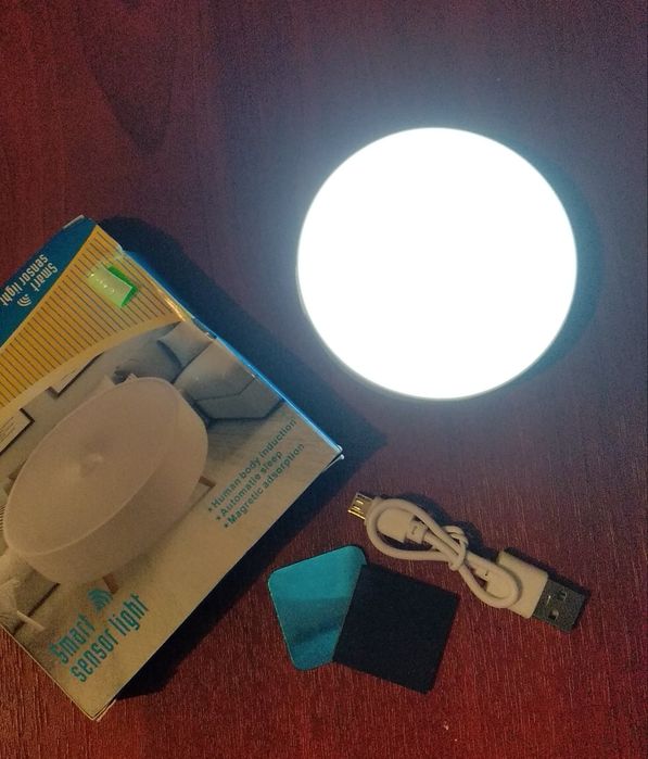 Світильник бездротовий з датчиком руху