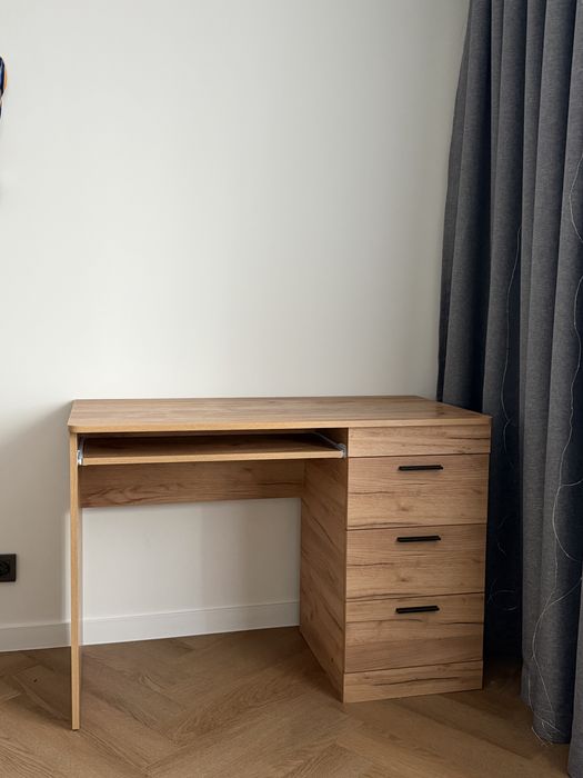 Письмовий компʼютерний  стіл