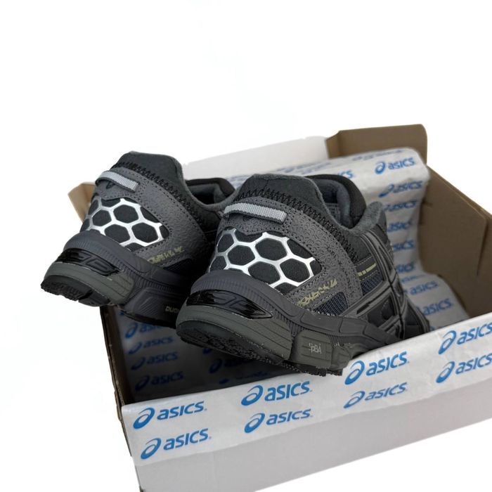 Продам кросівки на зиму Asics Gel kahana 8