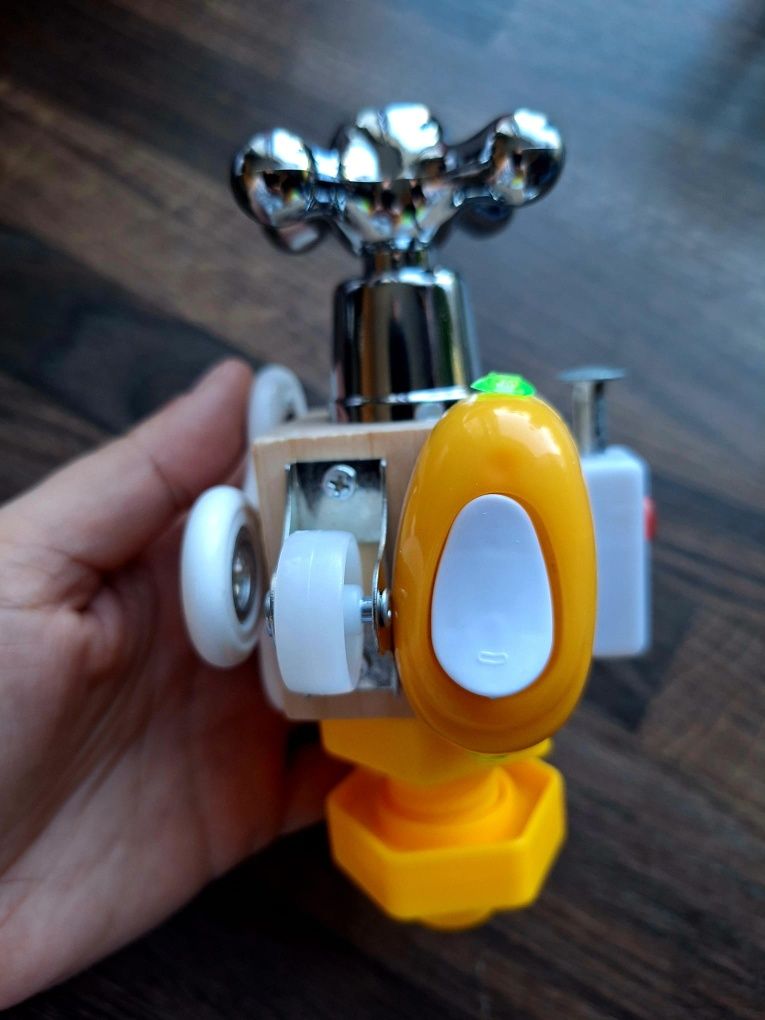 Drewniana kostka manipulacyjna spinner zamek z kluczami montessori