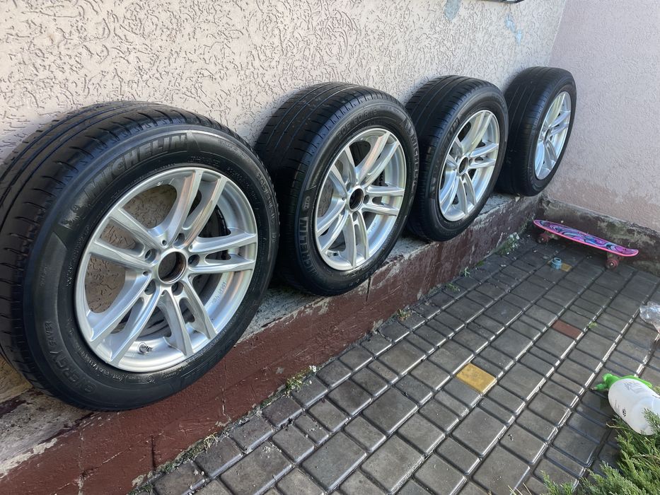 Продам диски R16 5/120 на BMW в мдеальном состоянии могу с резиной