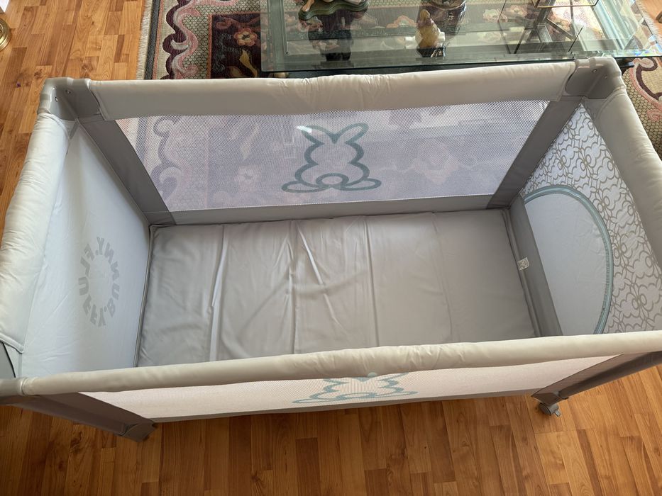Cama viagem / parque bebe como nova Fluffy Bunny