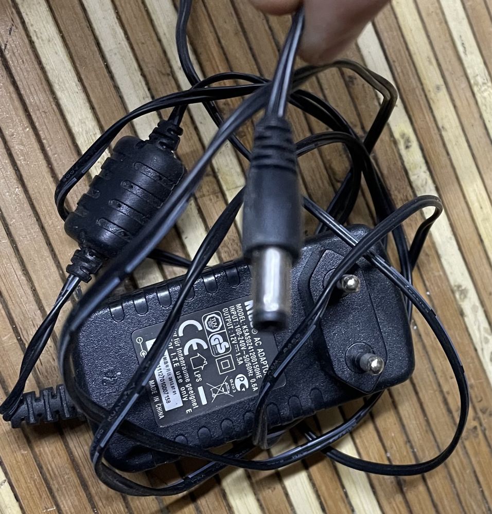 Блок живлення in 0,6A/out 12v -..1,5A