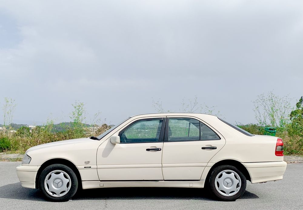 Mercedes Benz C200 Aceitamos Passaporte/CPLP/Titulo