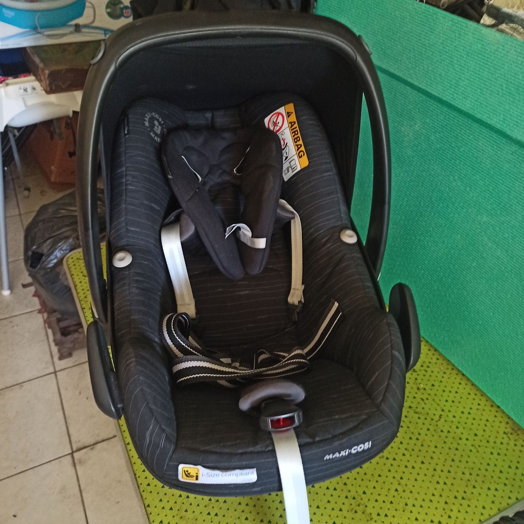 Maxi Cosi pebble plus fotelik nosidełko z baza isofix