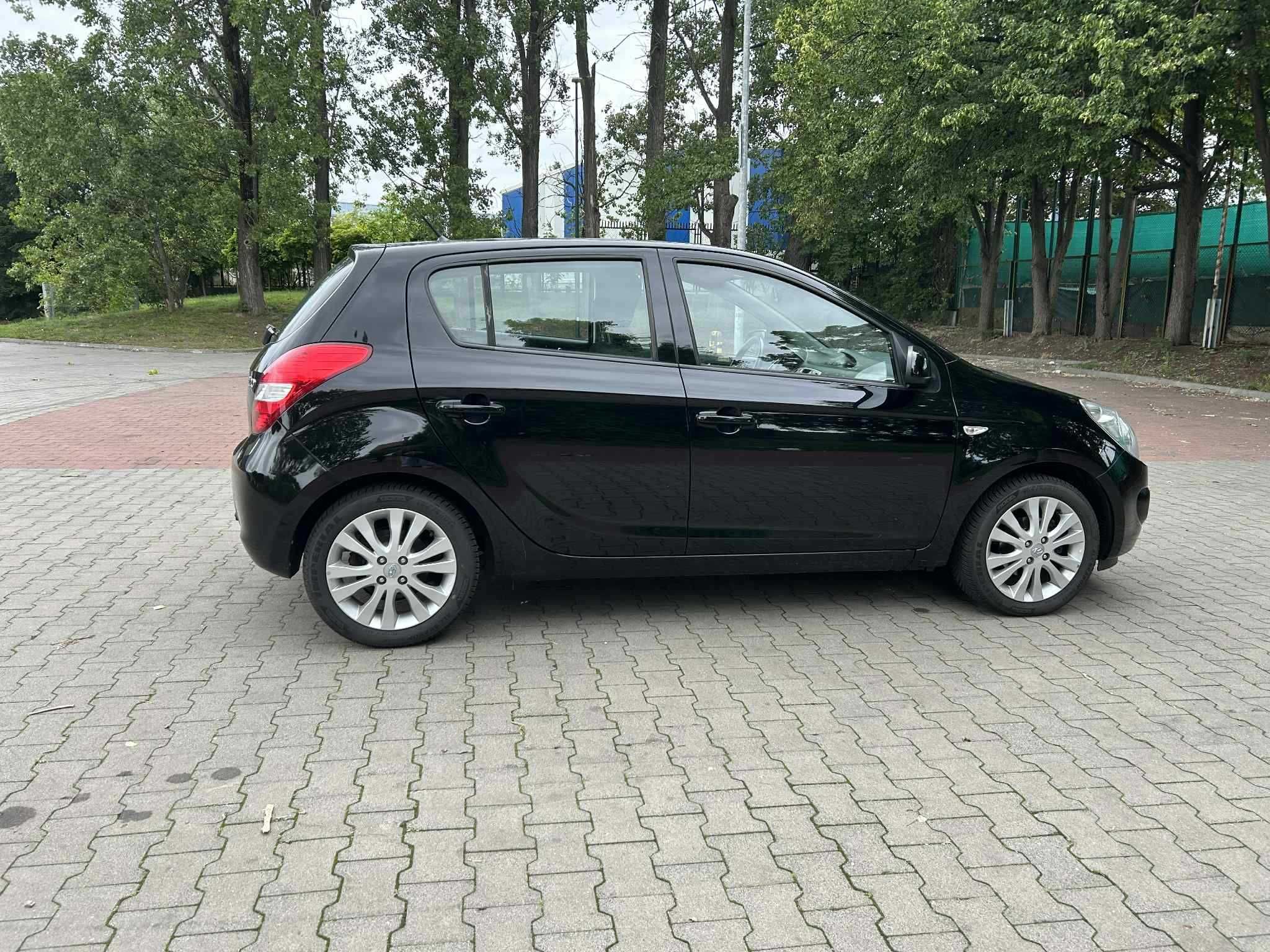 Hyundai I20 1.4 Klima auto, kiero multifun., 4x el. szyby i lusterka