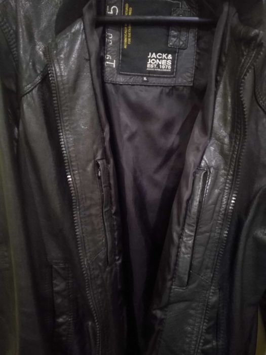 Продам мужскую кожаную куртку Пилот