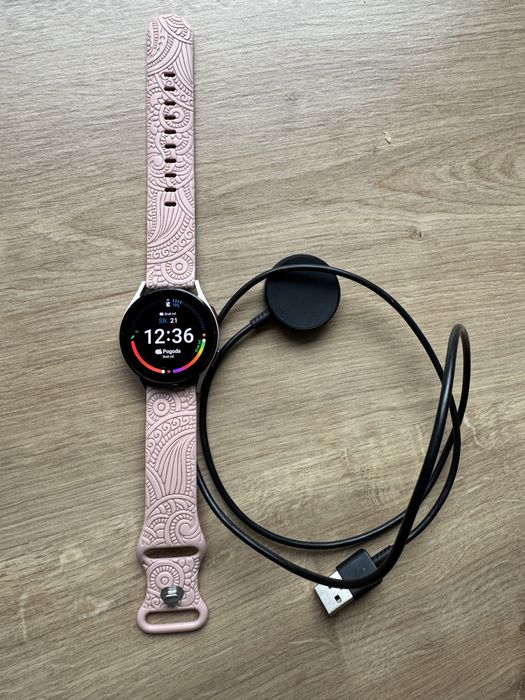 Smartwatch SAMSUNG Galaxy Watch 4 SM-R865FZ 40mm LTE złoty zegarek
