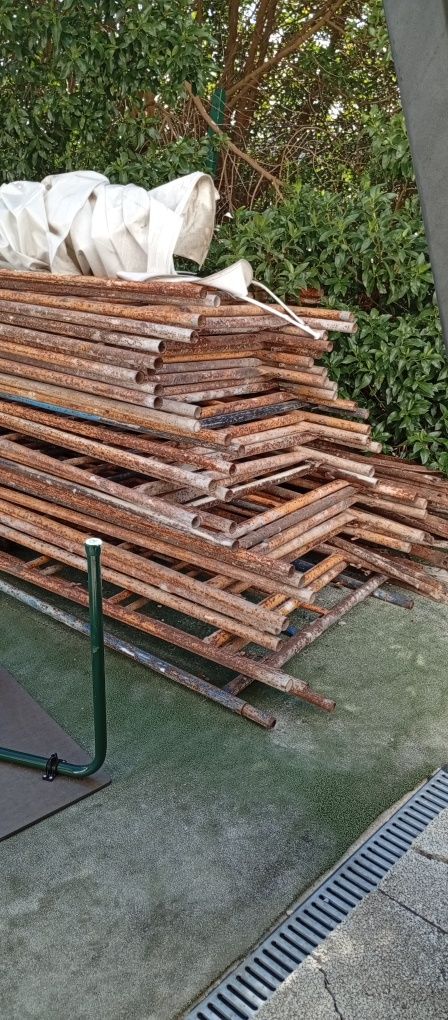 Vendo Andaimes de ferro