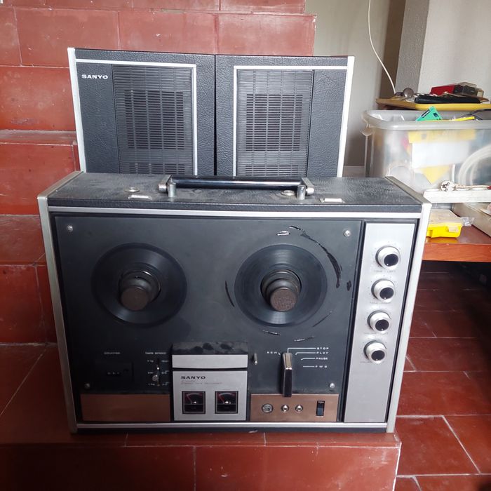Gravador Sanyo + microfones