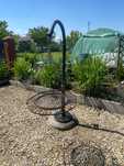 Solidny grill ogrodowy z rusztem 68 cm – obrotowy i regulowany