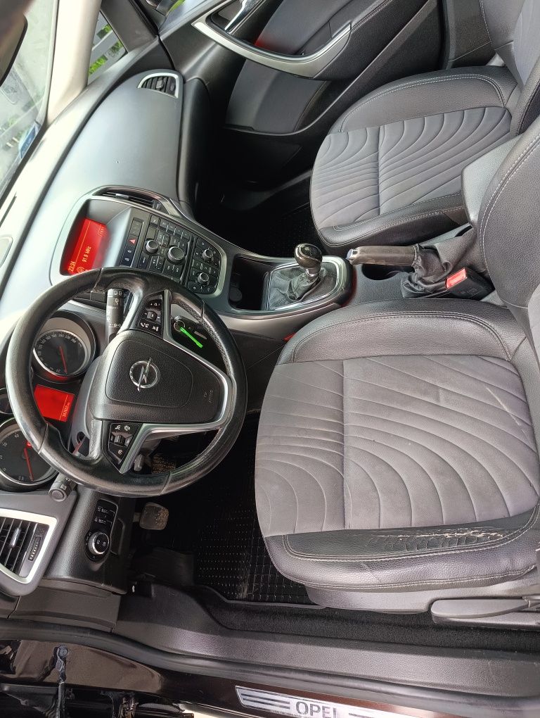 Opel Astra J 2012r