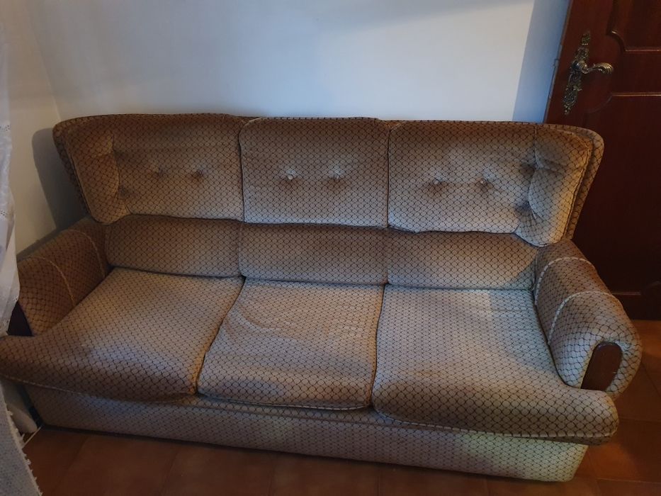 Sofá 3 lugares bom estado