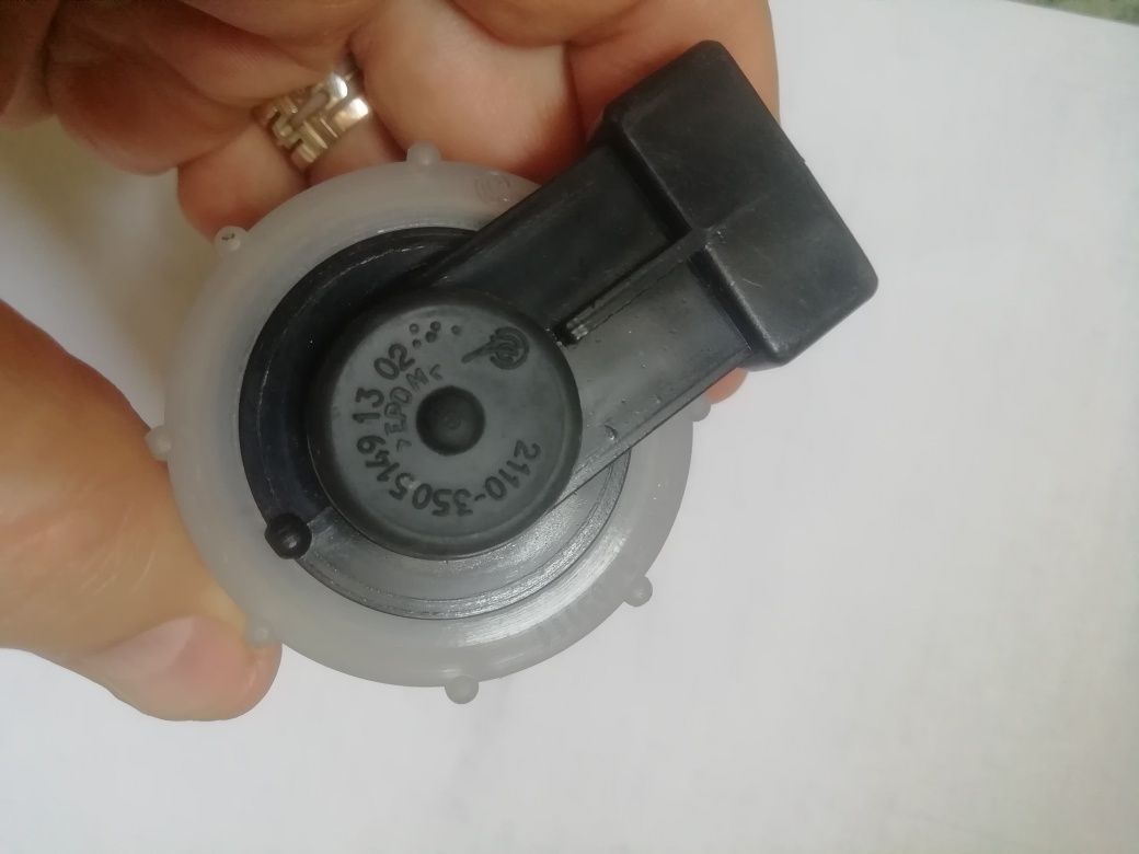 Датчик уровня тормозной жидкости . 2110-35051. На ВАЗ