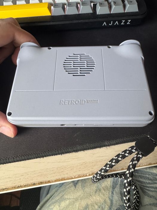 Retroid pocket flip 2