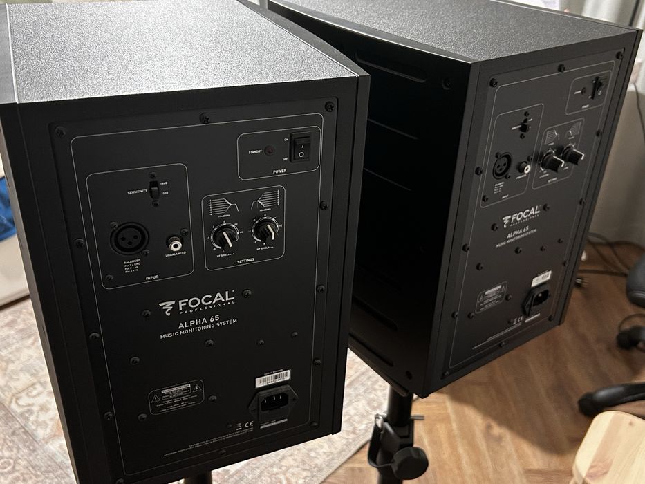 Focal Alpha 65 głośniki aktywne z podstawkami podłogowymi
