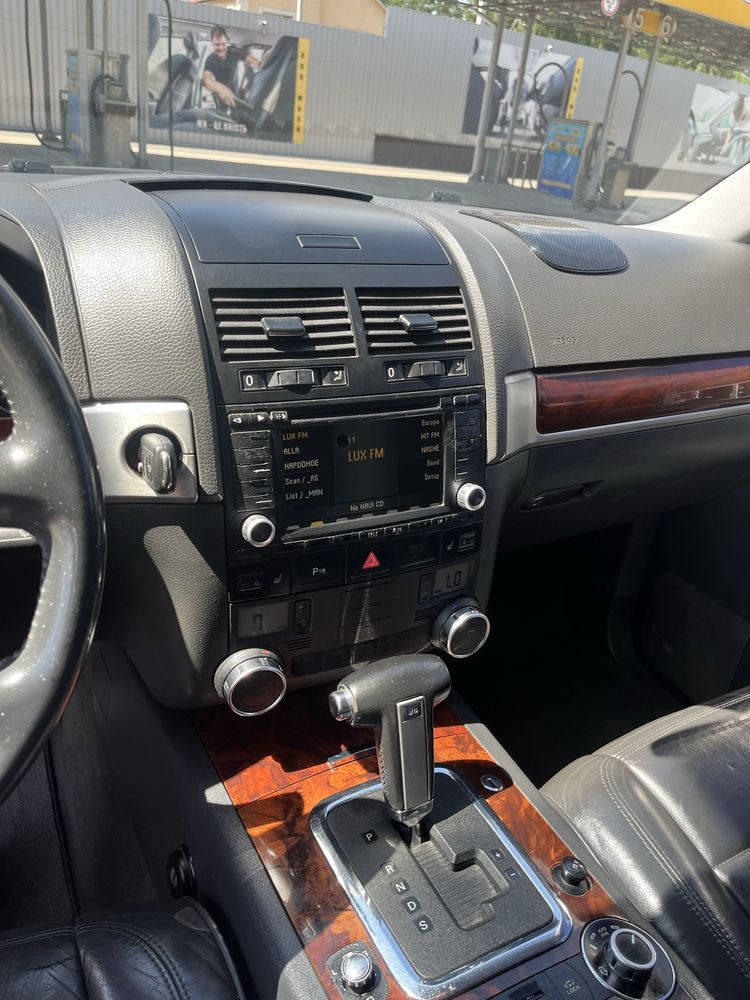 Офіційний Volkswagen Touareg з газом
