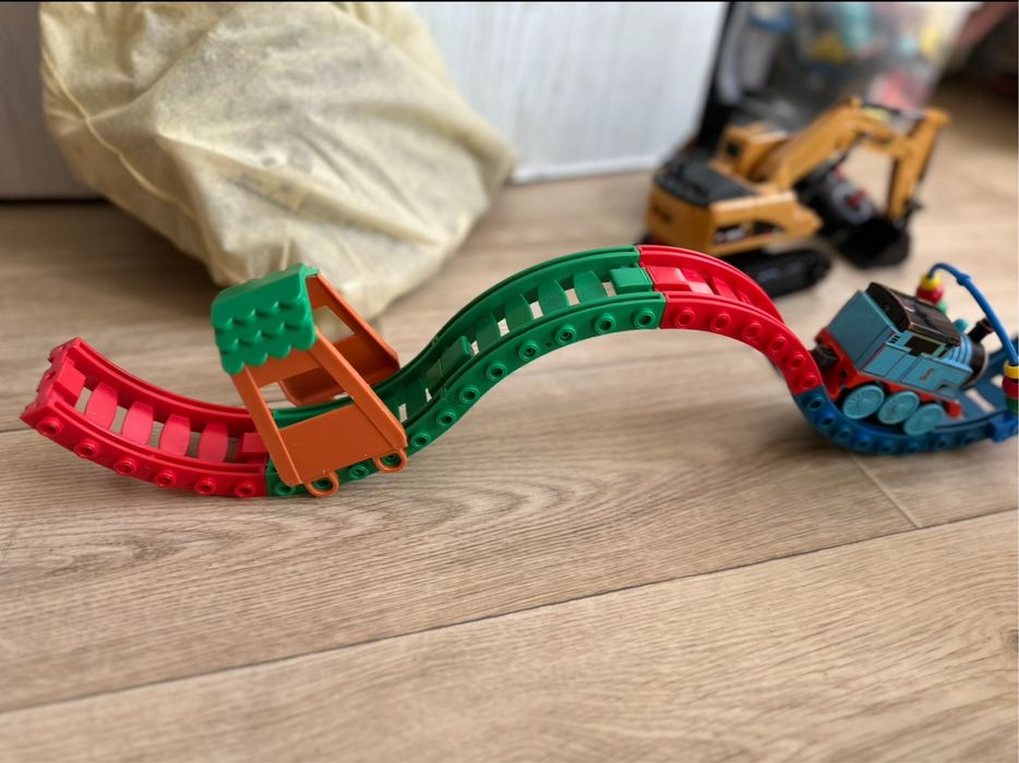 Паравозик томас іграшка