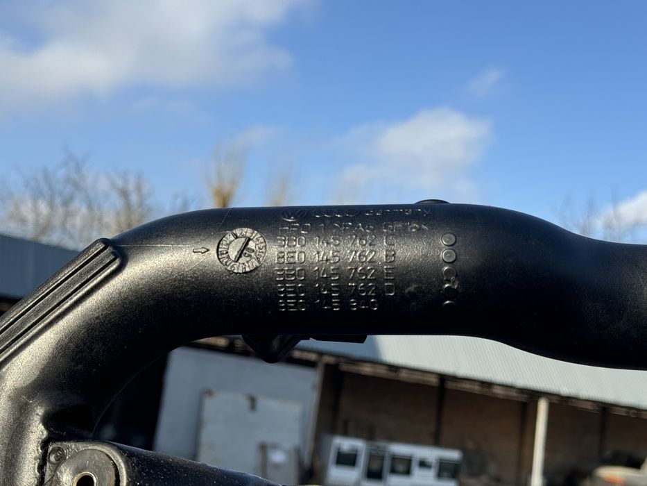 Патрубок інтеркулера верхній Audi a4 b7 b6 2.0 tdi 1.9 tdi 8Е0145840