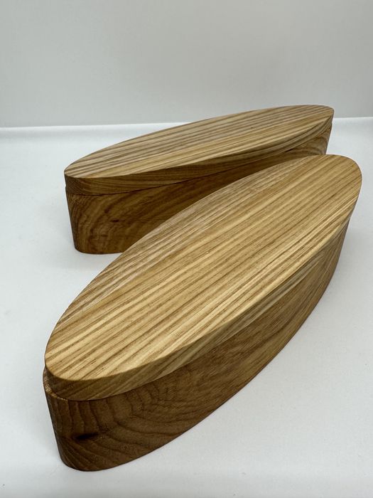 Свічка в дерев‘яному кашпо з натурального воску  з дерев‘яним гнітом