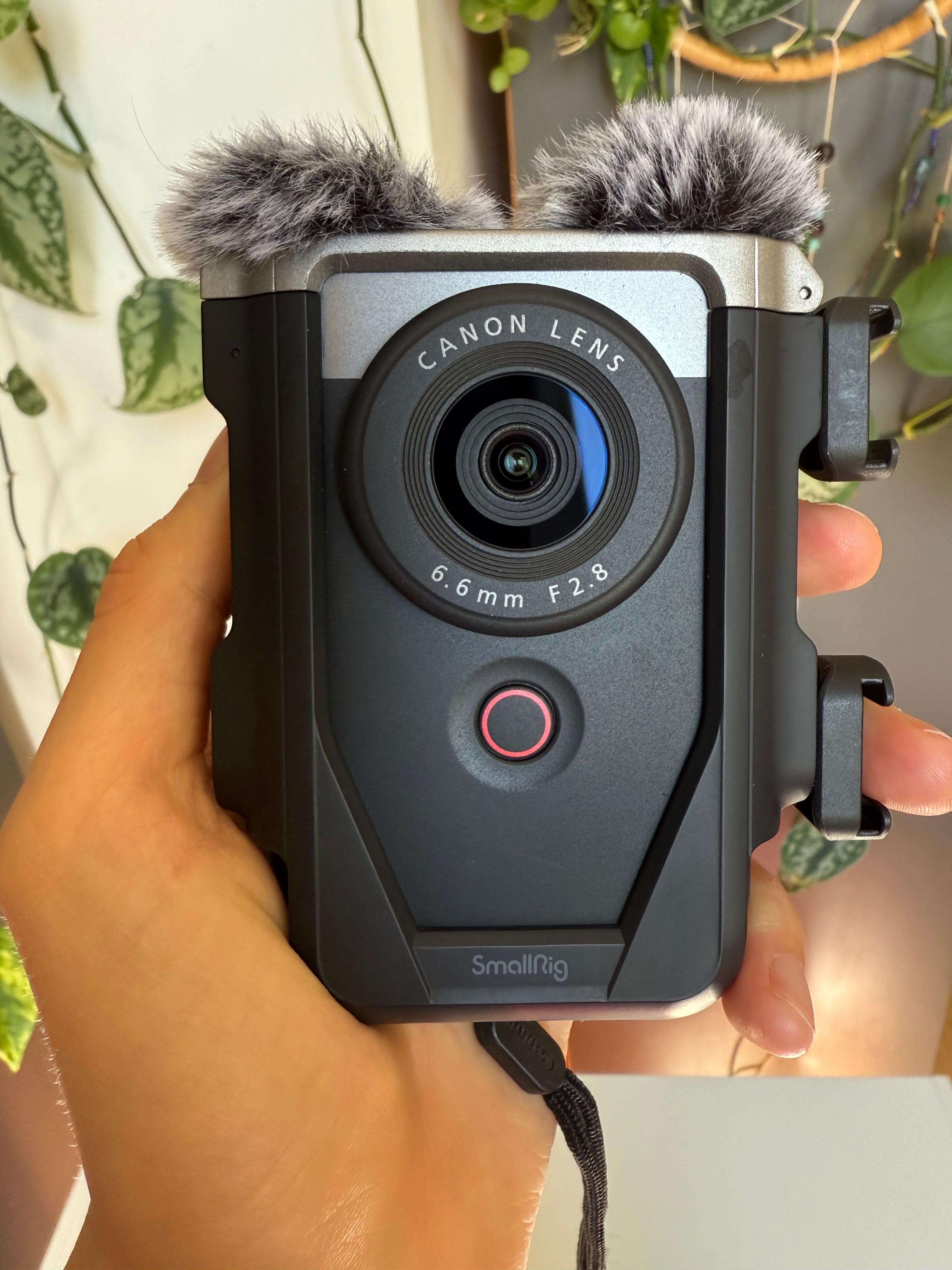 Canon PowerShot V10 Advanced Vlogging Kit srebny