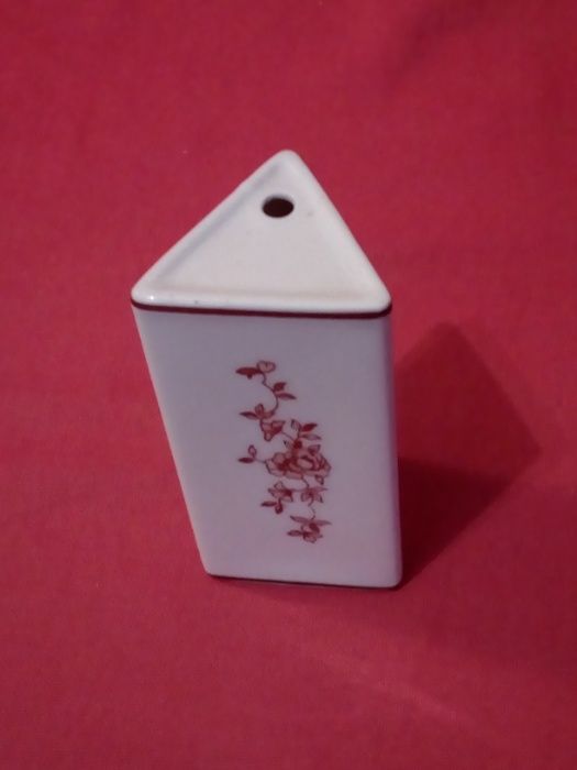 Paliteiro Triangular em porcelana da Electro-Cerâmica do Candal