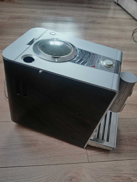 Продається кавова машина JURA.