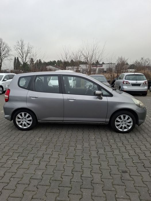Honda Jazz 5 drzwi 2 komplety kół