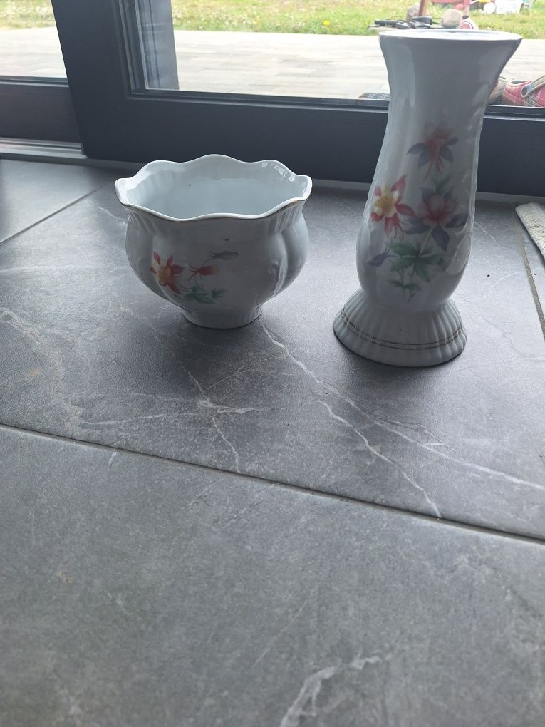 Doniczka na nóżce na stojaku porcelanowa porcelana